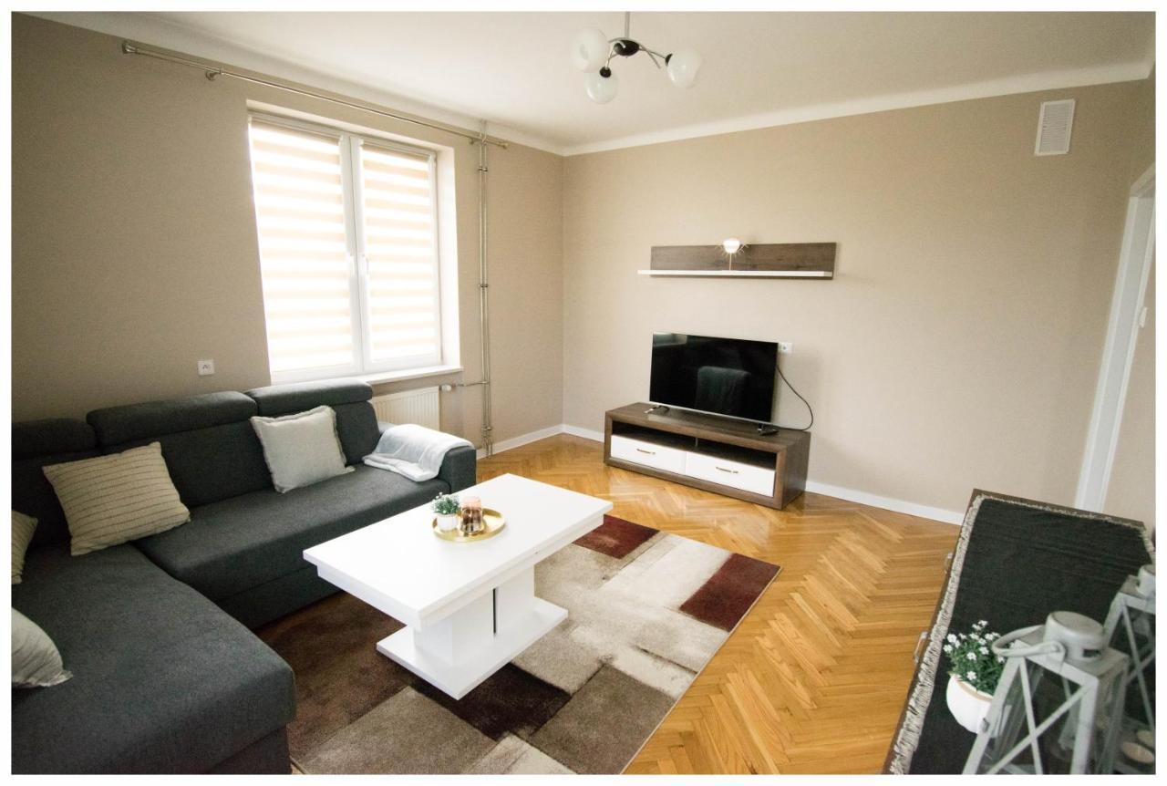 Color 24 Apartament III Сталова Вола Екстериор снимка