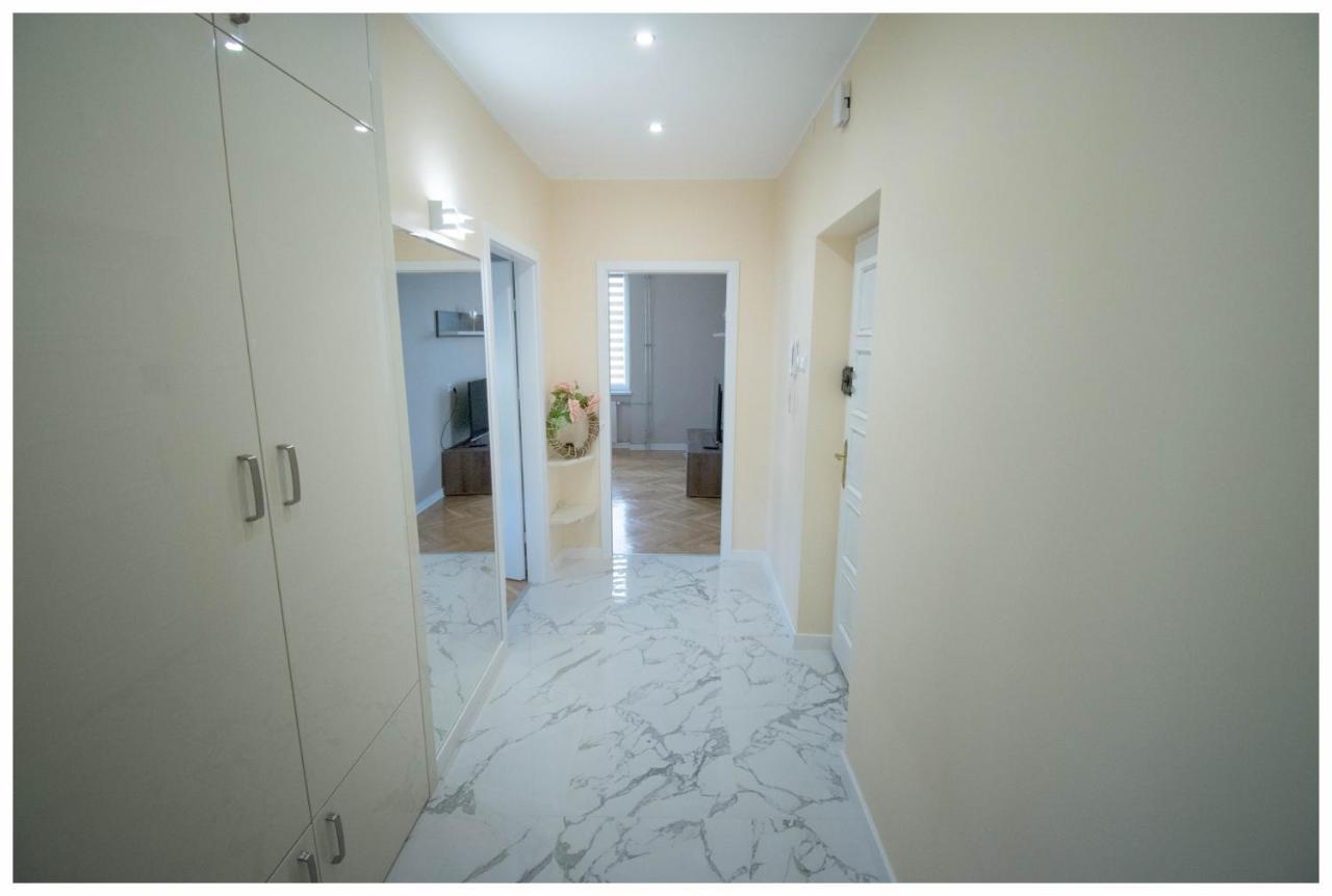 Color 24 Apartament III Сталова Вола Екстериор снимка